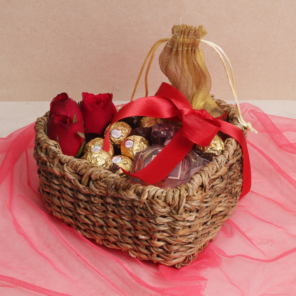 Seagrass Heart Open Basket - (Small)
