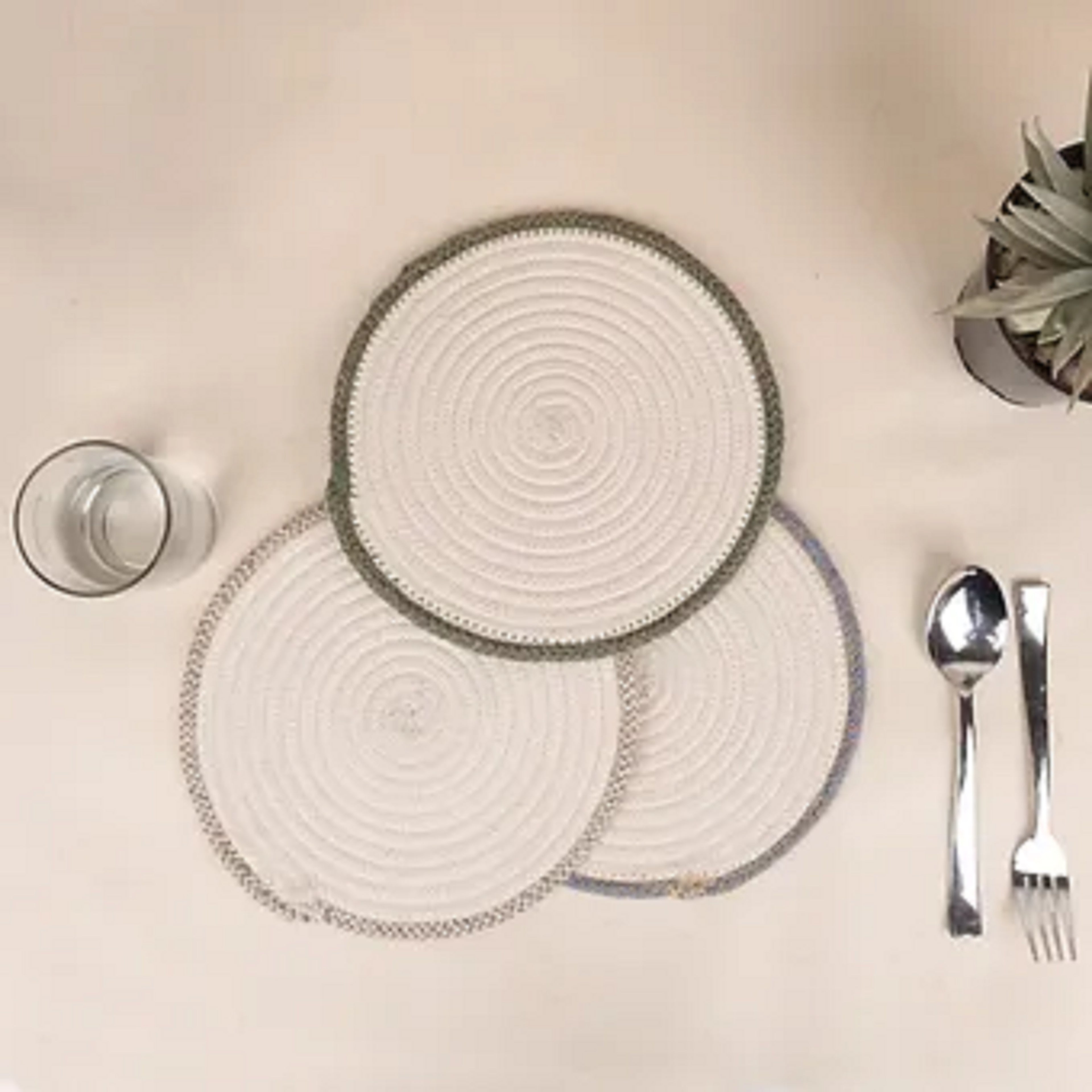 Accent Edge Table Trivets (3pcs)